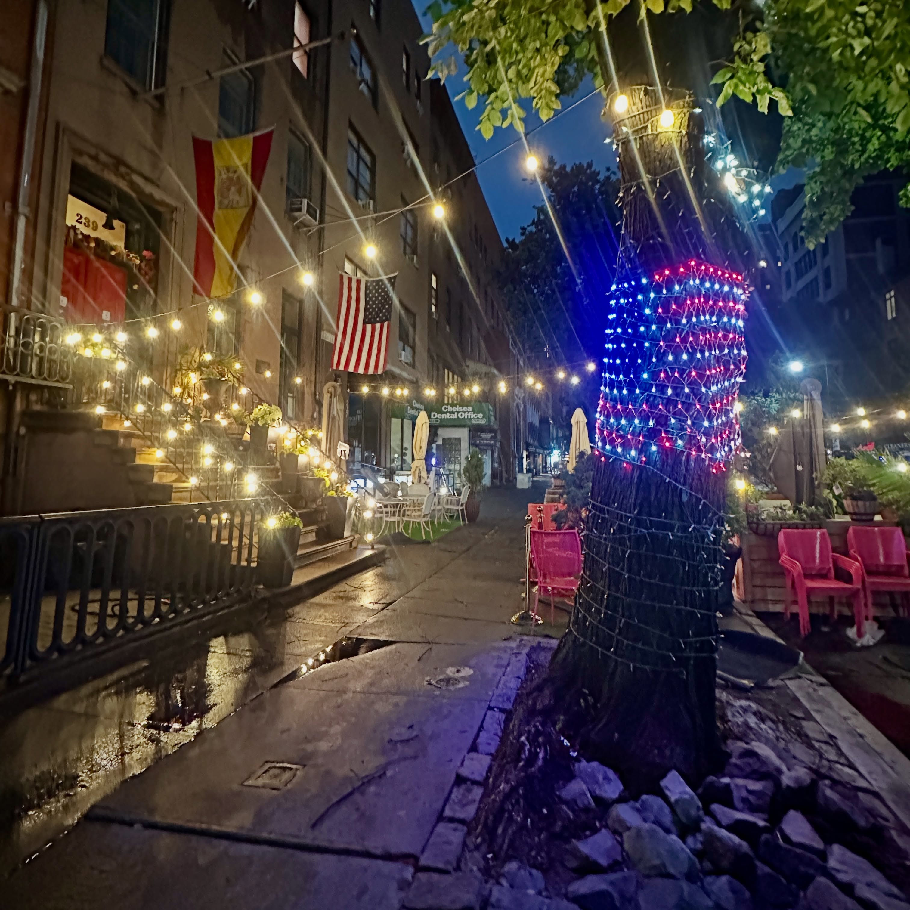Every neighborhood has its own personality, and the holidays are when they truly shine. ✨One of my favorite things about holidays in NYC is how each neighborhood takes on its own small-town charm. It adds such a quaint, cozy feeling to the city, turning even the simplest stroll into something special. ❤️✨I never miss the chance to soak it all in. Just one of the countless reasons I love New York.#newyorkcity #nyc #july4th #nyctodo #nycneighborhoods